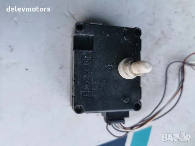 4D0820511 Електрически сервомотор за клапа на климатичната система Denso 12 V; Denso 063700-8700 за