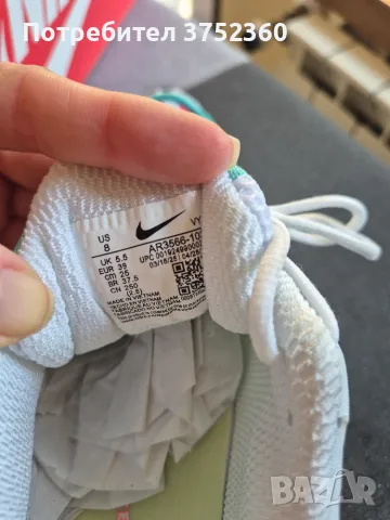 Дамски маратонки Nike, снимка 4 - Маратонки - 56560211