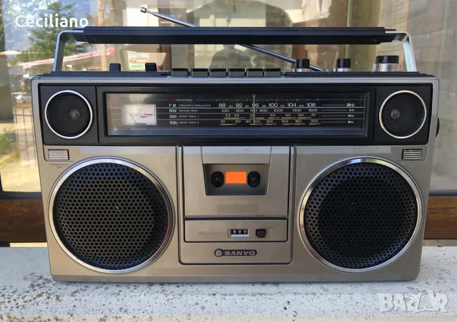 Колекционерски радиокасетофон-SANYO M-9930K(Japan)