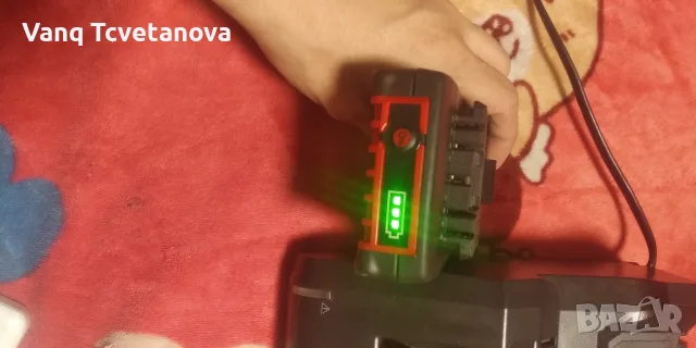 зарядно Bosch и батерия , снимка 2 - Винтоверти - 56663448