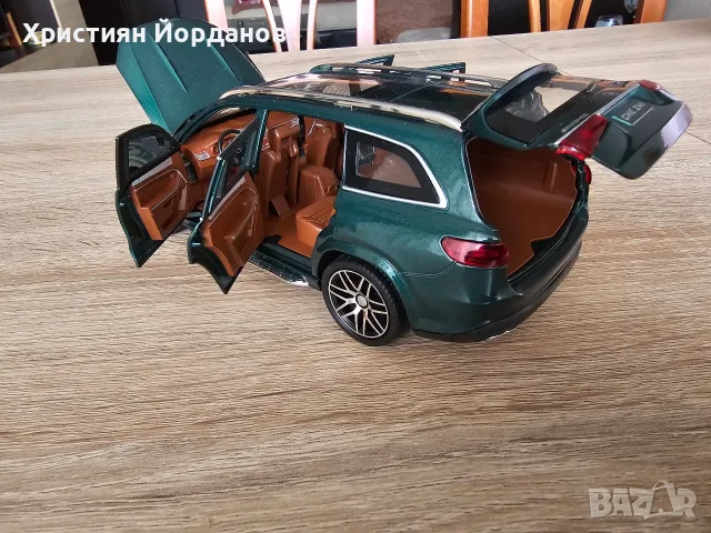 Метална количка в мащаб 1:24, снимка 5 - Коли, камиони, мотори, писти - 56673751