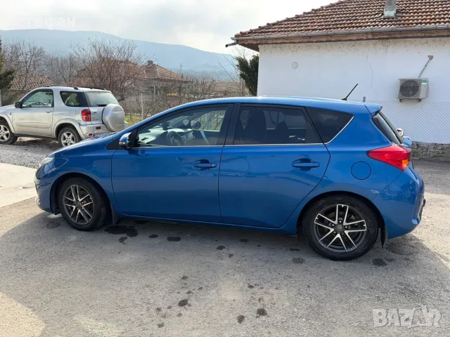 Тойота Аурис 1.8 хибрид, снимка 3 - Автомобили и джипове - 56602024
