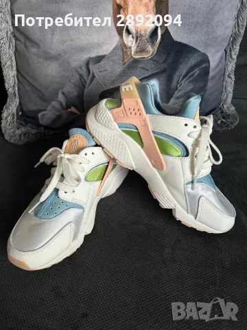 Дамски маратонки Nike Air Huarache, снимка 4 - Маратонки - 56655686
