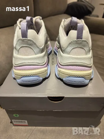 BALENCIAGA оригинални сникърси. 350 €, снимка 10 - Маратонки - 56655327