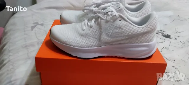 Нови оригинални дамски маратонки  Nike