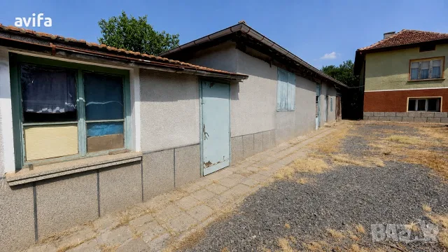 Къща на две улици в Елешница, снимка 3 - Къщи - 56583841