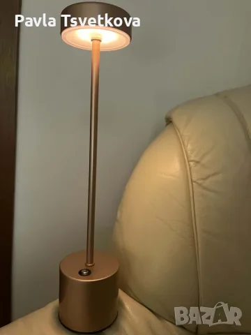 настолната LED лампа, снимка 4 - Настолни лампи - 56746327