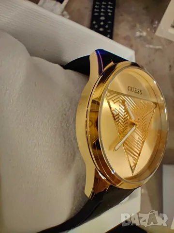 Дамски Часовник Guess нов , снимка 3 - Дамски - 56637142