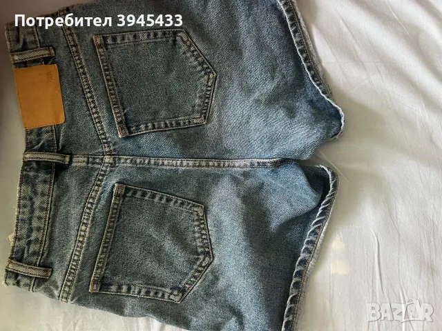 Къси дамски дънки от Zara, снимка 2 - Дънки - 56658731
