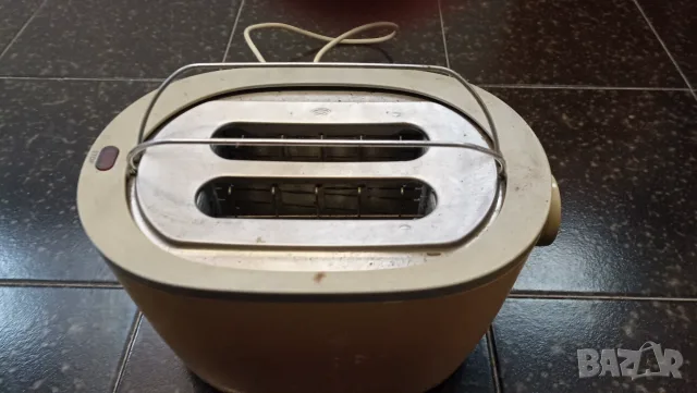 Продавам тостер Philips Essence HD2580, 830 W, снимка 5 - Тостери - 56572615