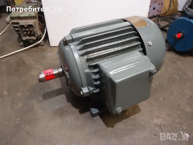 Трифазен ел.мотор 2,2KW - 940 об/мин., снимка 4 - Електродвигатели - 56716378