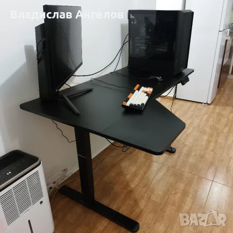 Гейминг бюро Huzaro Hero 9.0, снимка 5 - Бюра - 56617437