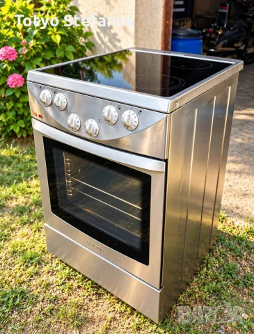 Готварска печка Gorenje с керамичен плот и с вентилатор