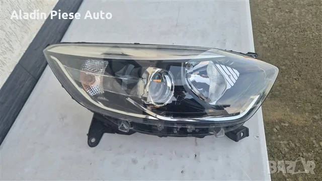 Десен фар Renault Captur халогенен година 2013 2014 2015 2016 2017 код 260100947R 