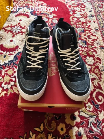 Нови обувки Vans