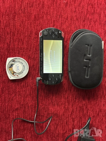 PSP 2003 без батерия + игра + зарядно