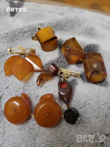 кехлибар. брошка. копчета от кехлибар.amber., снимка 3 - Антикварни и старинни предмети - 56741692
