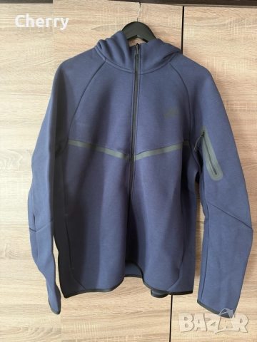 Екип Nike tech - размер L, снимка 3 - Спортни дрехи, екипи - 56635643