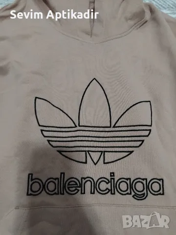 Суитчърт Balenciaga , снимка 3 - Суичъри - 56745788