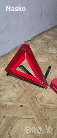 Триъгълник за автомобил