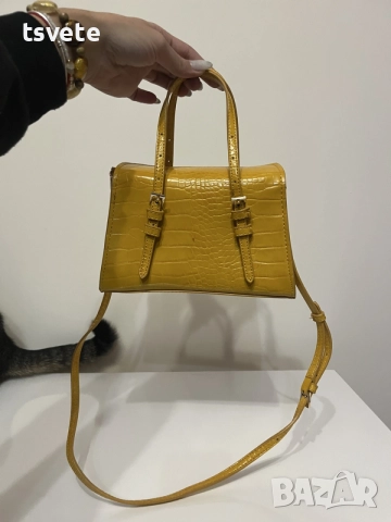 Малка чанта на Zara.      