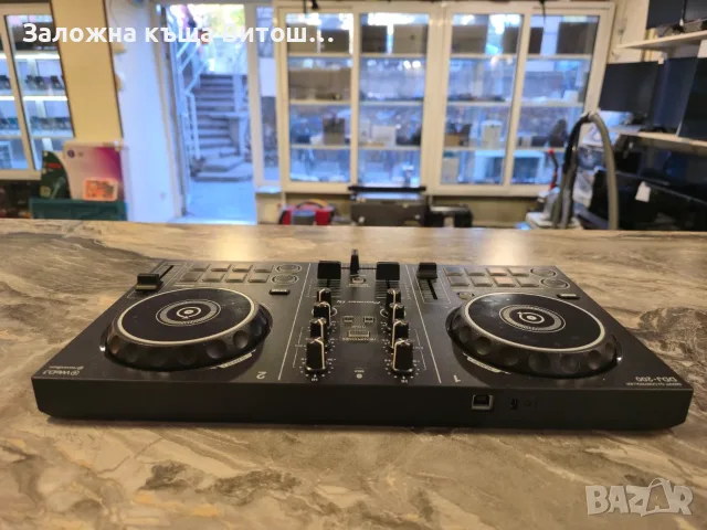 DJ Контролер Pioneer DDJ-200 , снимка 4 - Ресийвъри, усилватели, смесителни пултове - 56571183