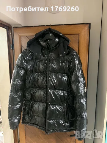 продавам яке Moncler!