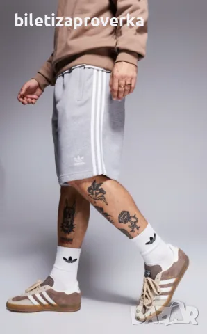 Шорти Adidas, размер S