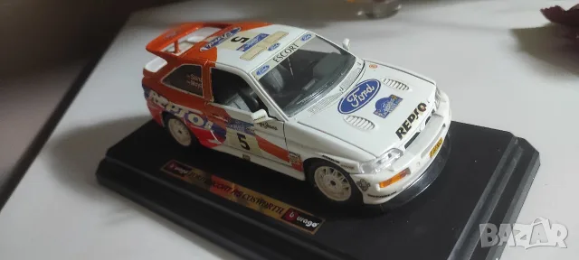 Bburago Ford Escort RS Coswort 1:24, снимка 2 - Колекции - 56569491