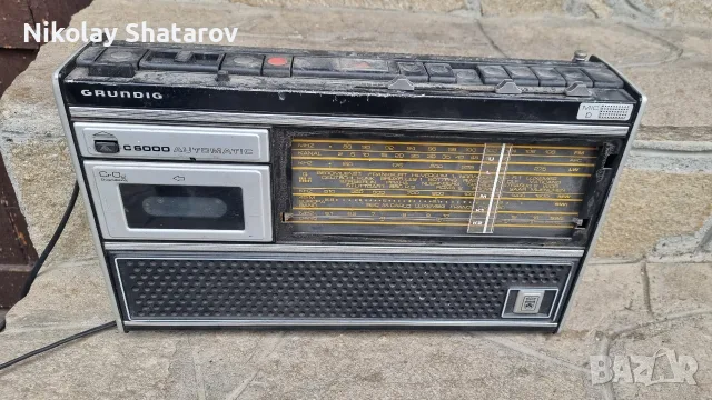 стар касетофон    Grundig 