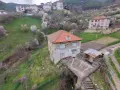Къща на два етажа с двор , снимка 2