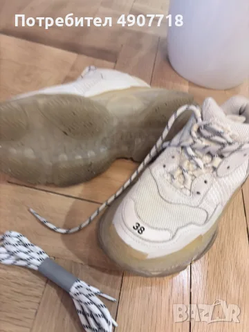 Оригинални маратонки Balenciaga Triple S , снимка 5 - Дамски ежедневни обувки - 56728021