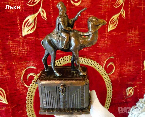 Медна кутия за бижута,статуетка Бедуин на Камила. 
