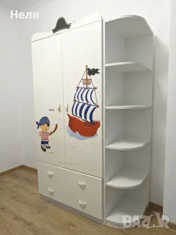 Ъглова етажерка 