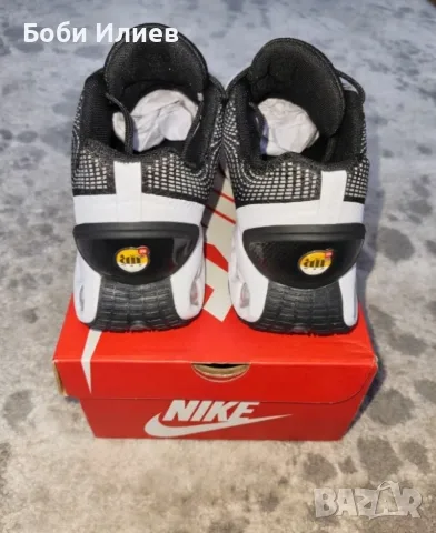 NIKE air max Dn, снимка 2 - Маратонки - 56715253