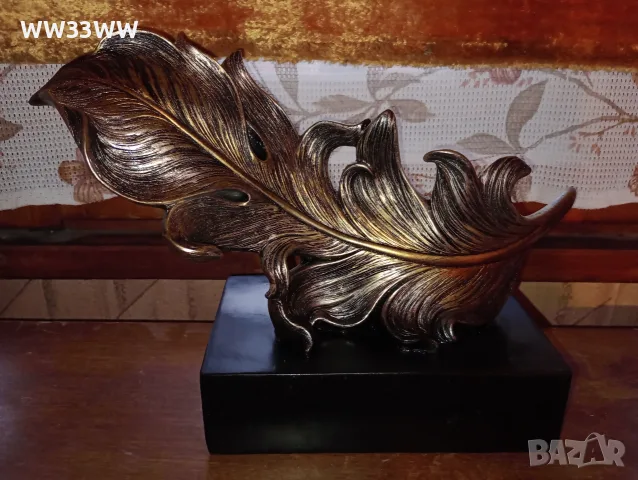 Декоративна фигурка от смола, форма на перо, бронз, 19x7x13.8 см