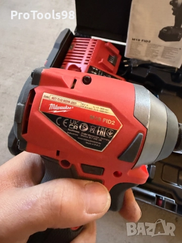 Milwaukee M18 FID2 2x5Ah, снимка 6 - Винтоверти - 56636503