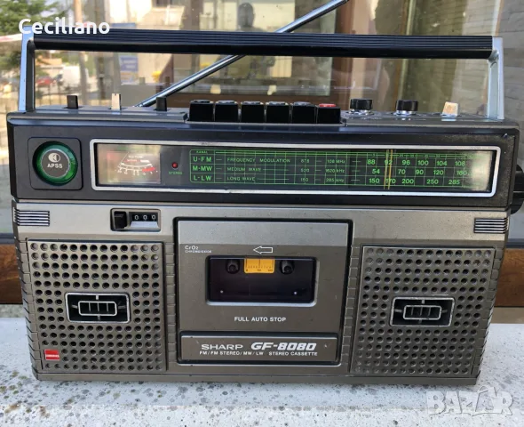 Sharp GF-8080H
Работещ и запазен!, снимка 4 - Радиокасетофони, транзистори - 56647891
