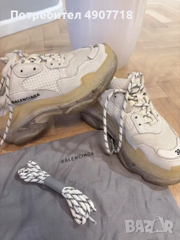 Оригинални маратонки Balenciaga Triple S , снимка 4 - Дамски ежедневни обувки - 56728021