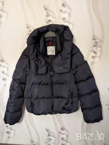 Дамско късо пухено яке (puffer jacket) Moncler размер М 