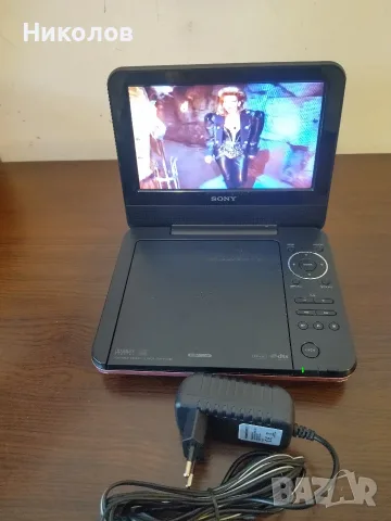 Продавам мини DVD плеър Sony DVP-FX720