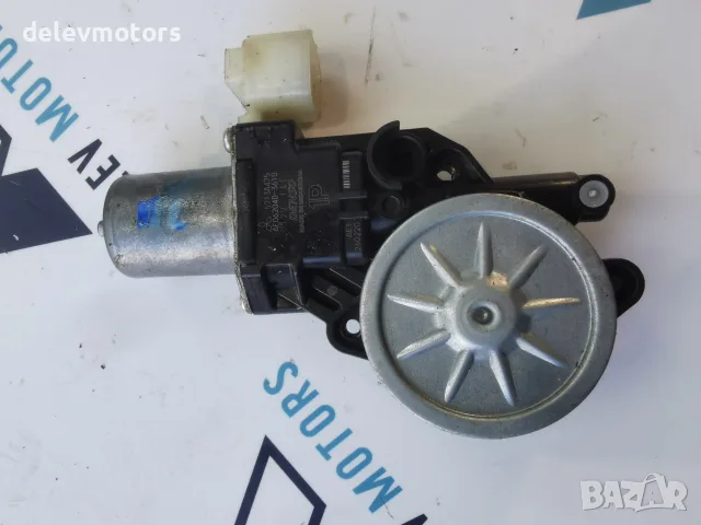 5713A475 Електромотор за стъклоповдигач на предна лява врата Denso 12 V; многопинова букса за