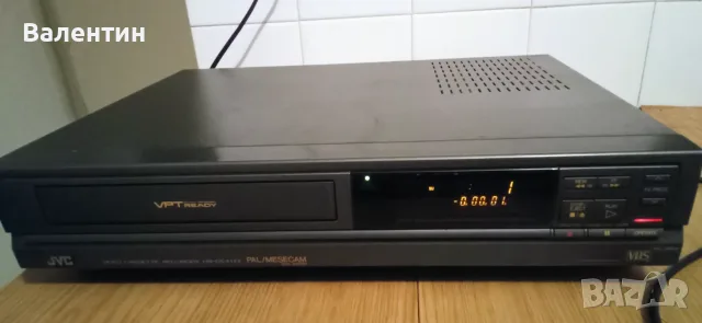 Видеимагнетофон JVC  NO HR-D541EE произведен в Япония в перфектно състояние 