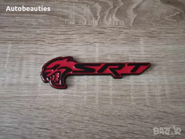 SRT Hellcat черно с червено емблема лява