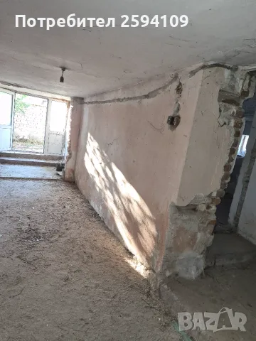 Къща с два гаража и двор, снимка 9 - Къщи - 56705423