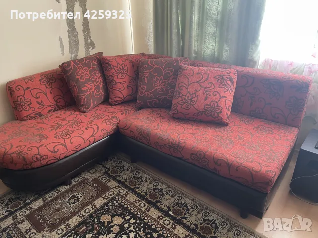 Запазен ъглов диван с функция сън (употребяван)