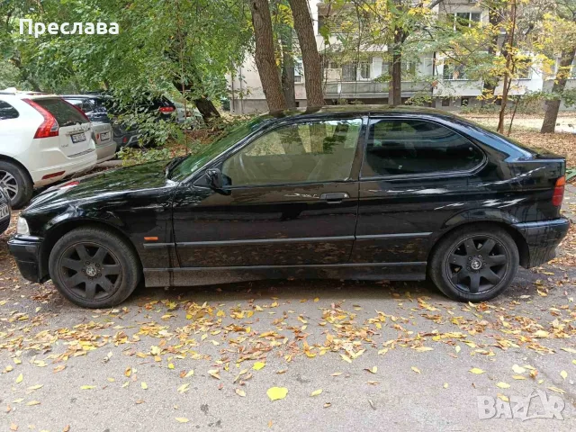 BMW 316I черен цвят автомобил