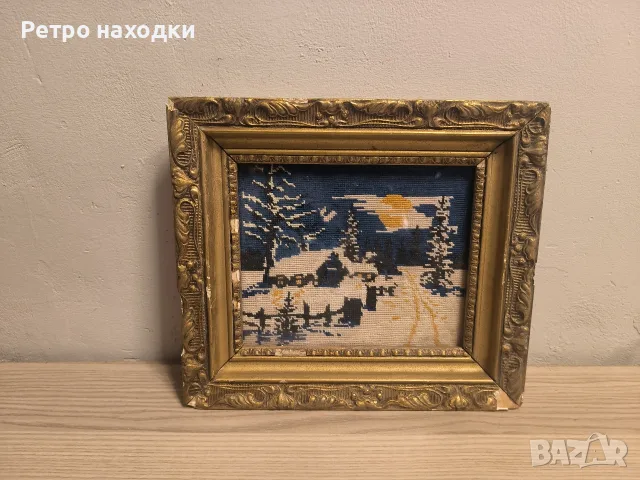 Малък ръчно шит гоблен „Зимна нощ“ в златиста рамка