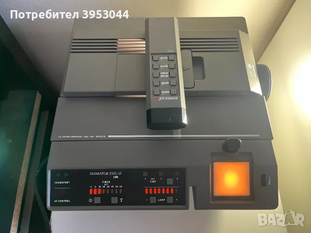 Диапроектор Reflecta, снимка 4 - Плейъри, домашно кино, прожектори - 56655619