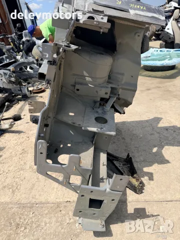 Десен рог от Renault Trafic 3 1.6 dci, снимка 9 - Части - 56176793